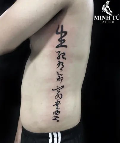Hình Ảnh Cho Hình Xăm Chữ Ở Eo Cho Nam: