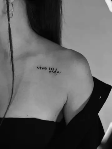 Những Hình Xăm Trên Ngực Cho Nữ Những Hình Xăm Trên Ngực Cho Nữ