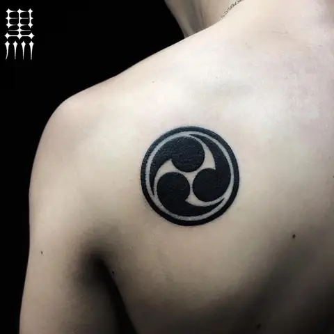 Hình Xăm Truyền Thống Nhật Bản Trên Vai Mini