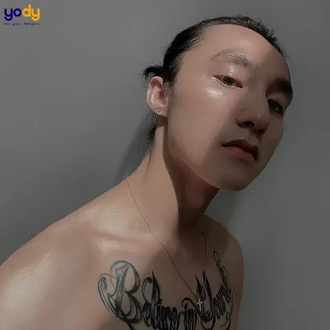 Ý Nghĩa Hình Xăm Sơn Tùng Chữ “believe In Yourself” Ở Giữa Ngực