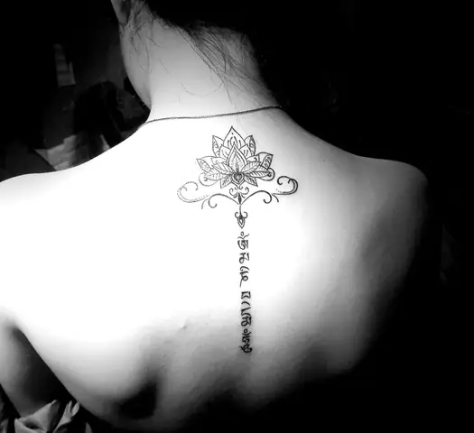 Ý Nghĩa Hình Xăm Chữ Om Mani Padme Hum Là Gì?