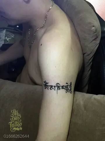Ý Nghĩa Hình Xăm Chữ Om Mani Padme Hum Là Gì?
