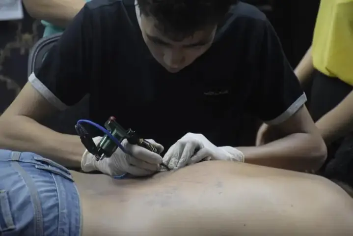 Chi Phí Xăm Hình Chữ Phúc: Những Yếu Tố Ảnh Hưởng