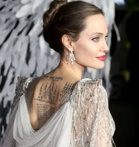 Ý Nghĩa Hình Xăm Của Angelina Jolie