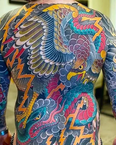 Ý Nghĩa Hình Xăm Đại Bàng Cắp Rắn