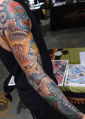 Ý Nghĩa Hình Xăm Đại Bàng Cắp Rắn