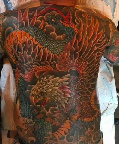 Ý Nghĩa Hình Xăm Đại Bàng Cắp Rắn