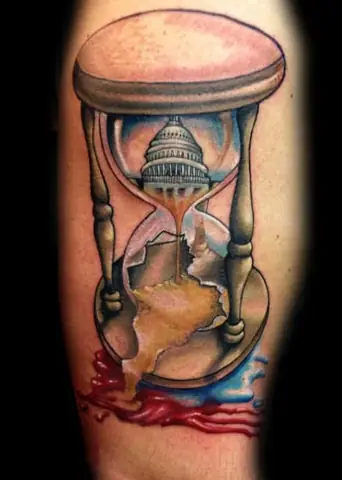 Tatuaje De Reloj De Arena Roto