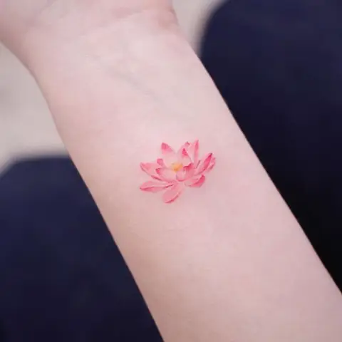 Hoa Sen Đá Mang Ý Nghĩa Gì Trong Hình Xăm?
