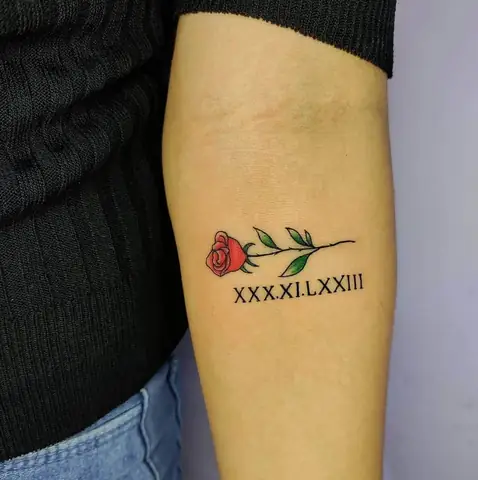 22. Hình Xăm Chữ Số La Mã In Hoa Hồng