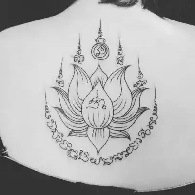 Ý Nghĩa Hình Xăm Lotus: Biểu Tượng Của Sự Giác Ngộ Và Vượt Lên Hoàn Cảnh