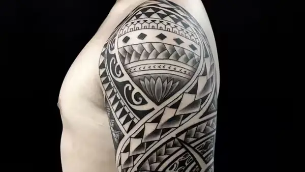 Hình Xăm Maori Ở Bắp Tay Hình Xăm Maori Ở Bắp Tay