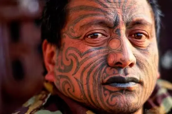 Hình Xăm Maori Ở Mặt Và Cằm Hình Xăm Maori Ở Mặt Và Cằm