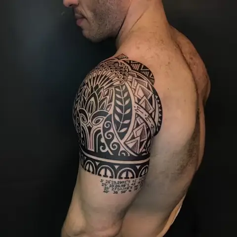 Hình Xăm Maori Ở Bắp Tay Hình Xăm Maori Ở Bắp Tay