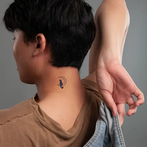 Hình Xăm Mèo Ngắm Trăng Sao