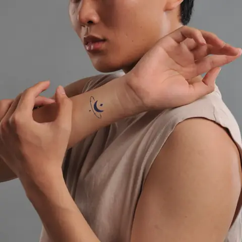 Hình Xăm Mặt Trăng Ngôi Sao Và Hoa Văn