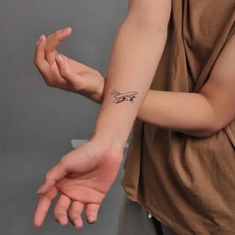 Một Số Mẫu Tattoo Máy Bay Phong Cách Khác