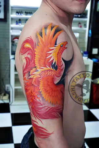 Phượng Hoàng Lửa Đẹp Ở Tay
