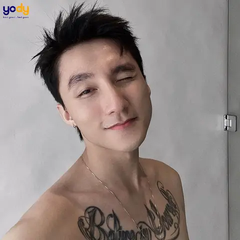 Ý Nghĩa Hình Xăm Sơn Tùng Chữ “believe In Yourself” Ở Giữa Ngực