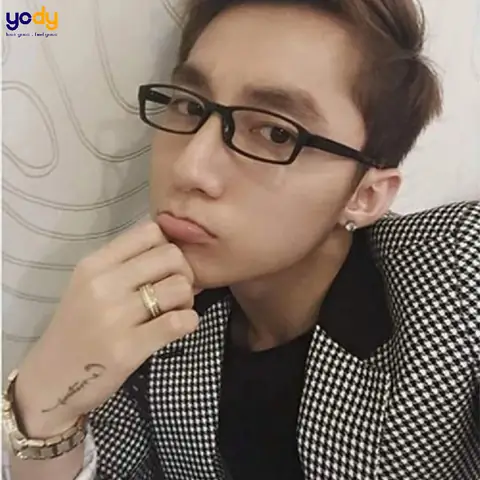 Ý Nghĩa Hình Xăm Micro Và Chữ “emotion” Ở Cạnh Bàn Tay