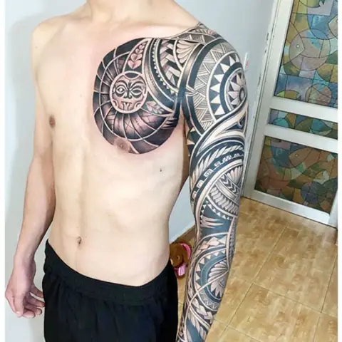 Hình Xăm Hoa Văn Ở Bắp Tay Làm Ở Đâu Đẹp Và Uy Tín?