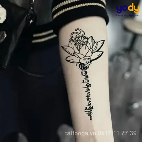 Hình Xăm Hoa Sen Chữ Phạn