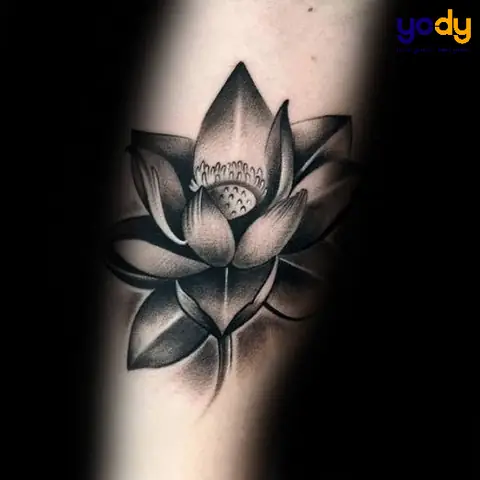 Hình Xăm Hoa Sen Đen Trắng