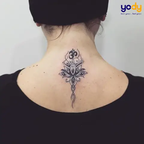 Hình Xăm Hoa Sen Chữ Phạn