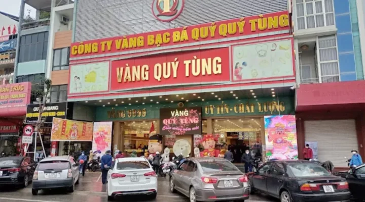 Cận cảnh trang sức vàng tại Vàng Quý Tùng