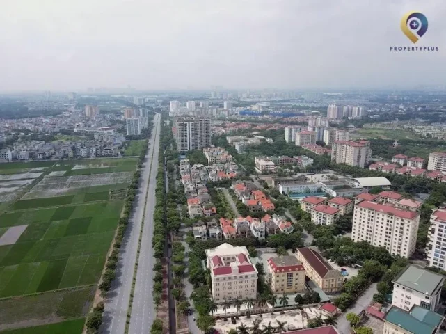 Mặt đường nội khu rộng rãi tại khu đô thị Việt Hưng