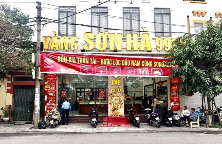 Tiệm Vàng Sơn Hà: Uy tín Vàng, Sáng Tinh Khôi Mãi Mãi 2026 Trang sức đính đá quý tại Tiệm Vàng Sơn Hà