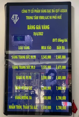 Giá Vàng SJC 2026: Dự Báo Xu Hướng & Phân Tích Chuyên Sâu Biểu đồ giá vàng thế giới chạm mốc cao mới