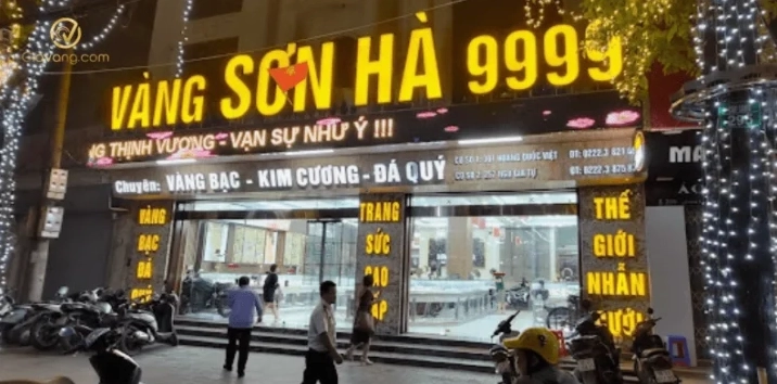 Cận cảnh sản phẩm trang sức cao cấp tại Tiệm Vàng Sơn Hà