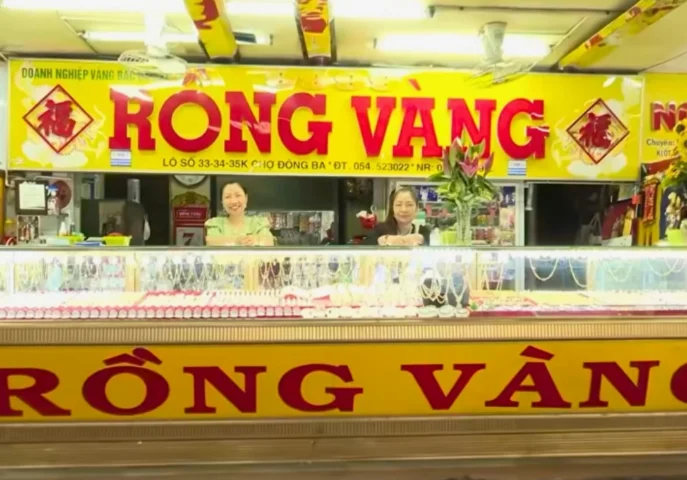 Chi tiết tinh xảo của Rồng Vàng Huế