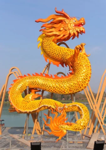 Hình ảnh Rồng Vàng Huế uy nghiêm