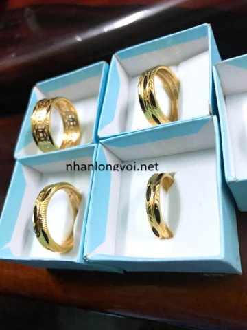 Nhẫn vàng Mi Hồng với thiết kế độc đáo