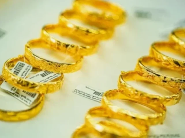 So sánh giá vàng 98 với các loại vàng khác